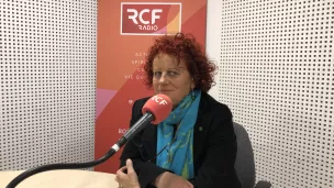 Monique de Marco, la sénatrice EELV de Gironde, dans les studios RCF Bordeaux ©Clément Guerre.