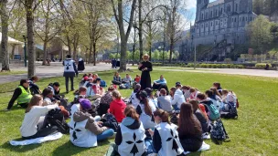 Une groupe de collégiens morbihannais à Lourdes ©Pôle jeunes 56