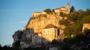 Après avoir traversé "la voie Sainte", puis le village de l'Hospitalet, le marcheur se trouve face au "grand escalier des pèlerins" où il faut gravir les 251 marches qui mènent à la chapelle Notre-Dame de Rocamadour ©Romain Longieras / Hans Lucas