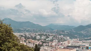 Nice depuis la colline du Château - Photo de Simon Moore sur Unsplash