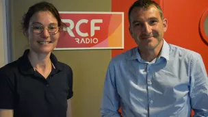 Maud Abbott, co-gérante d’Abbottagra, producteur de semences de quinoa d'Anjou et Sébastien Beauvallet, directeur service “céréales” à la Coopérative Agricole des Pays de la Loire © RCF Anjou