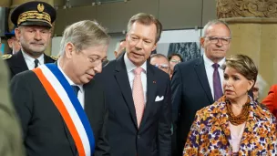 Le Maire de Metz, François Grosdidier entre dans la gare accompagné du Grand-Duc Henri de Luxembourg et de son épouse, Maria Térésa (Photo RCF - Imrane Baroudi)