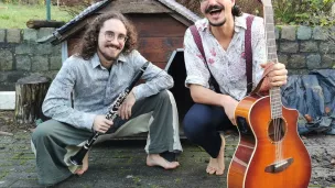  le guitariste olivier valence et le clarinetiste leo proulx .