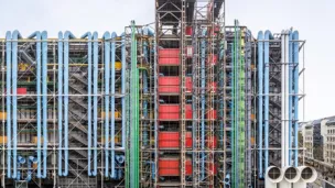 Centre Pompidou : architectes Renzo Piano et Richard Rogers - Photo © Sergio Grazia : Photographie de la façade est, rue du Renard