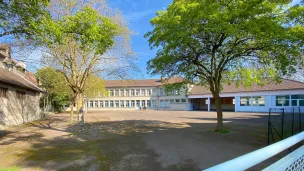 Ancienne école publique Danton à Troyes (@DioceseTroyes)