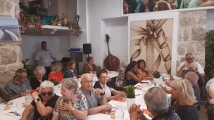 Le repas des personnes âgées - RCF