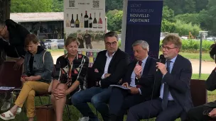 Signature ce lundi 5 juin 2023 du plan d’arrachage de 9 500 hectares de vignes, la distillation doit suivre ©RCFBordeaux.