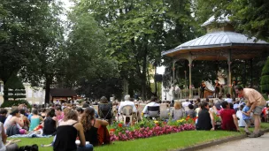 Artistes confirmés et belles découvertes sont à l’affiche des Jeudis du kiosque, chaque jeudi de l’été au square des quinconces à Bourg en Bresse à 20 h. C’est gratuit ! c’est à partir du jeudi 29 juin au 31 août !