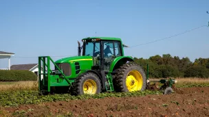 C'est la course aux machines en milieu agricole © Mark Stebnicki sur Pexels