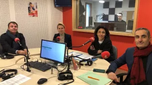 Regards sur l'actualité, le débat politique, c'est quatre élu(e)s dans les studios d'RCF Bordeaux ©RCFBordeaux.