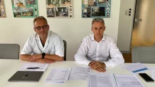 Le docteur Guillaume Bouhours et le directeur général adjoint, Arnaud Pouillart, sont confiants pour l'été au CHU d'Angers ©RCF Anjou