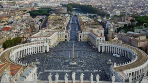 Place Saint-Pierre à Rome, en Italie. ©Unsplash