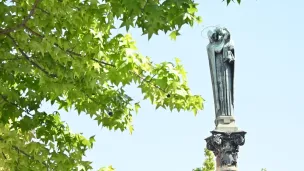 Procession du 15 août à Metz : retour sur la rénovation de la colonne de la Vierge place Saint-Jacques  (Photo : metz.fr)