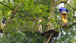 L'accrobranche au parc de loisirs et d'aventures Karaez Adrenaline à Carhaix @ Christophe Pluchon, RCF 2023