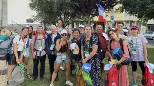 Les cyclistes des JMJ à vélo de Cholet avec Mgr Emmanuel Delmas évêque du diocèse d'Angers à leur arrivée à Lisbonne