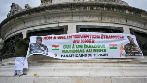  Manifestation à Paris, s'opposant au coup d'état au Niger. © Henrique Campos / Hans Lucas.