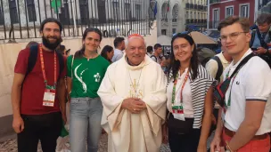 Notre équipe œcuménique de Dialogue RCF aux JMJ avec le Cardinal Jean-Marc Aveline