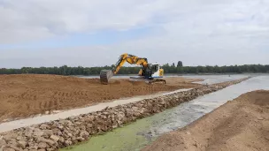 Travaux de rééquilibrage du lit de la Loire ©RCF Anjou