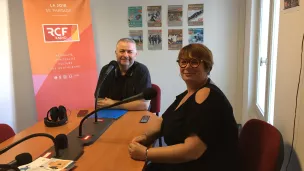 Virginie Astier et Franck Barbier dans les studios de RCF en Berry. © PLES 36.