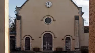 L'église Saint-Gilles de Pont-de-Gennes © Jean-Pierre Fernandez