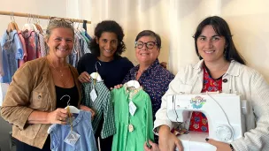 Stéphanie, Nour Motte, Brigitte et Coline, à Cidréa, à Lorient, où Nour Motte expose les vêtements de sa marque Atelier Althaga. Photo: CP