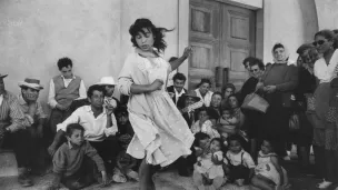 Sabine Weiss, Gitans, Saintes-Marie-de-la-Mer, 1960