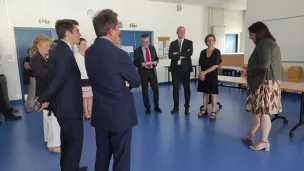 Les élus du Département en visite au collège Jean Monnet de Châteauroux. © RCF - Hugo Sastre.