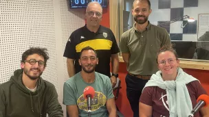 Emission sport sur le rugby dans les studios RCFBordeaux.