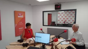 Sibylle Klumpp et Pierre de Charentenay dans les studios de ©Dialogue RCF