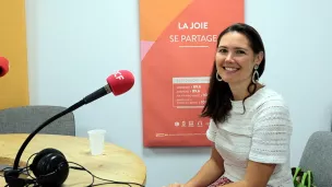 Alice Marignane dans les studios de Dialogue RCF par @Robert Poulain