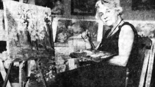 Jeanne Juillet dans son atelier de Badecon-le-Pin peignant des bords de Creuse. © Wikipedia.