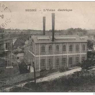 Carte postale ancienne montrant l'usine électrique de Segré en 1912