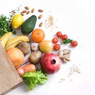 https://www.istockphoto.com/fr/photo/aliments-v%C3%A9g%C3%A9taliens-biologiques-gm1198965868-342839735?utm_source=pixabay&utm_medium=affiliate&utm_campaign=SRP_image_sponsored&referrer_url=http%3A%2F%2Fpixabay.com%2Ffr%2Fimages%2Fsearch%2Falimentation%2520saine%2F&utm_term=alimentation+saine