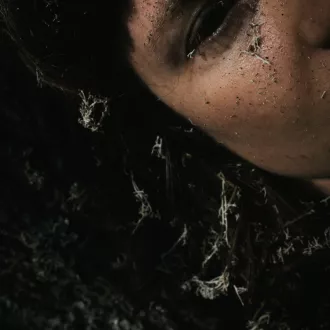 2020 Marion Bornaz- Détail d'une photo extraite du livre "Une Forêt"