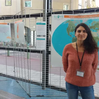 2018 RCF - Cécile Borreil devant l'exposition