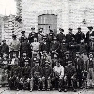 Groupe d'ouvriers, aciéries du Saut du Tarn ©Wikimédia commons