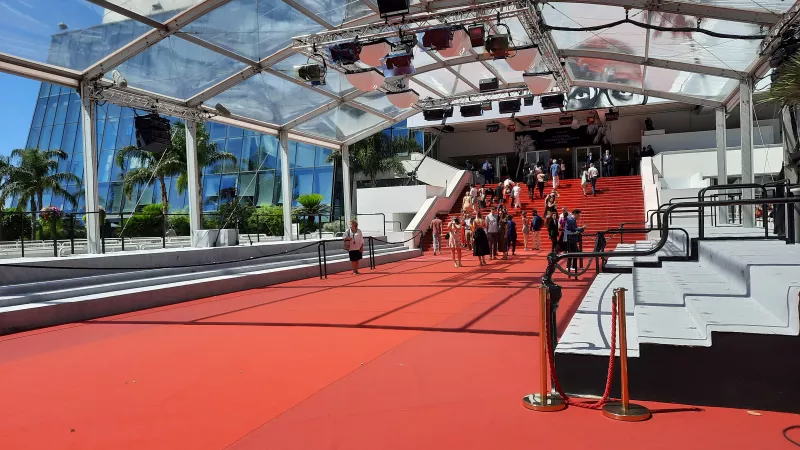 Le tapis rouge du Palais des Festivals - Photo S. C-G.