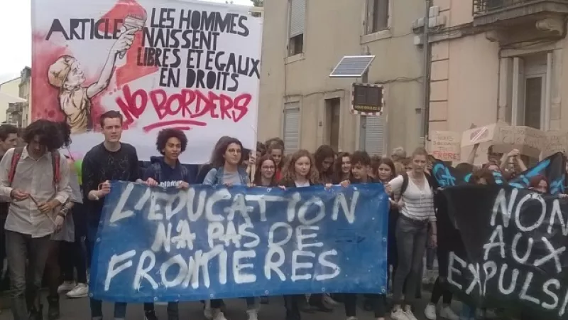 Acat - 2017 : manifestation de lycéens de Dijon pour défendre leur camarades menacés d'expulsion