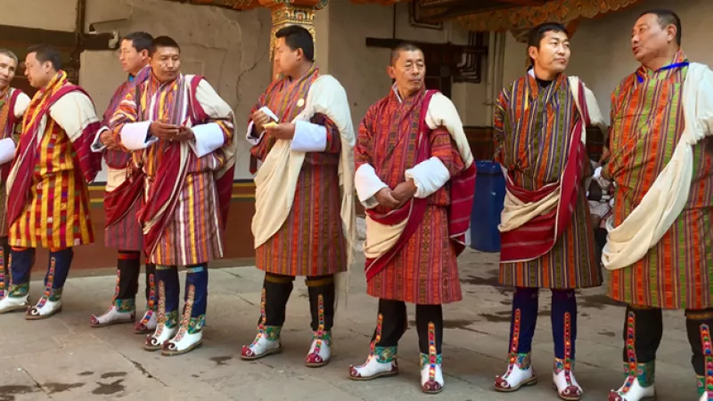 RCF / Thierry Lyonnet - Bhoutanais en costumes traditionnels