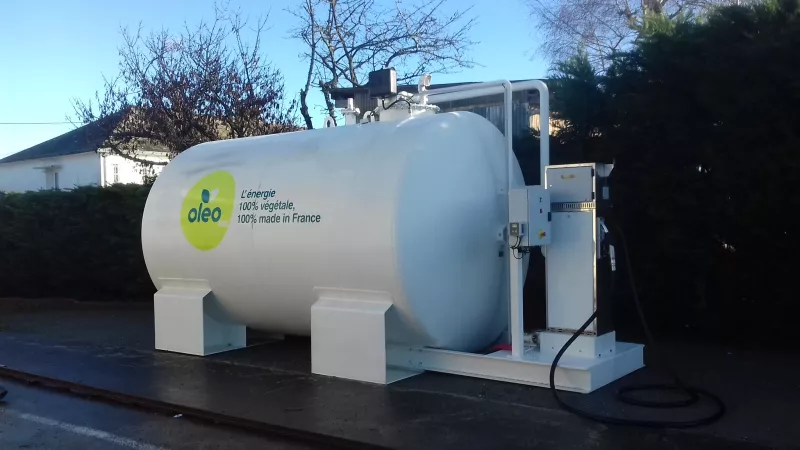 2020 RCF Anjou - Les transports Michel se sont fait livrer une cuve de 20 000 litres d'Oléo 100, carburant végétal fabriqué à Rouen.