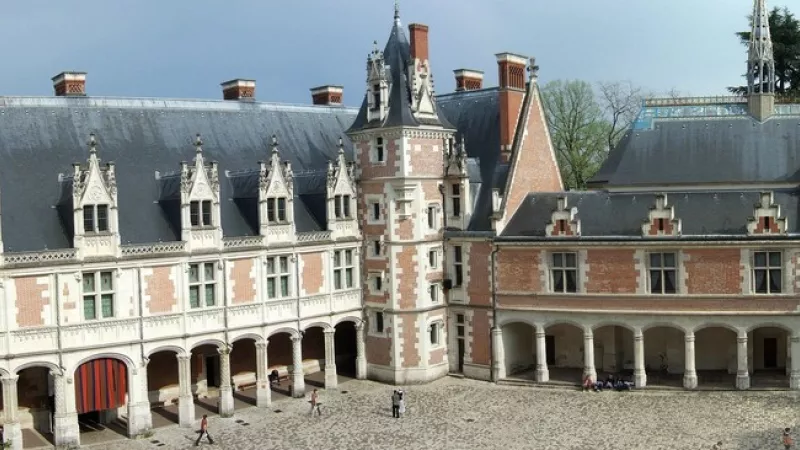 Wikimédia Commons - Château royal de Blois Vue de l'aile Louis XII