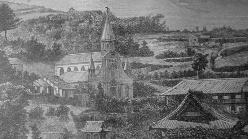 Wikimadia Commons - Vue de l'ancienne église des Vingt-Six-Martyrs, vers 1885, à Nagasaki.