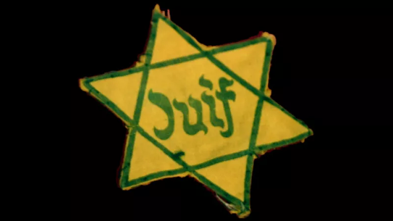 Wikimédia Commons - Étoile jaune telle que la portaient les juifs en France durant la Seconde Guerre mondiale