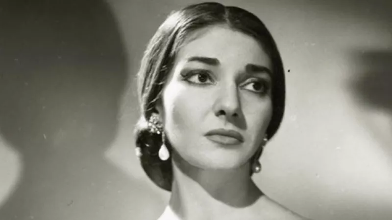 Wikimédia Commons - Maria Callas dans "La Traviata", Royal Opera House (1958) par Houston Rogers