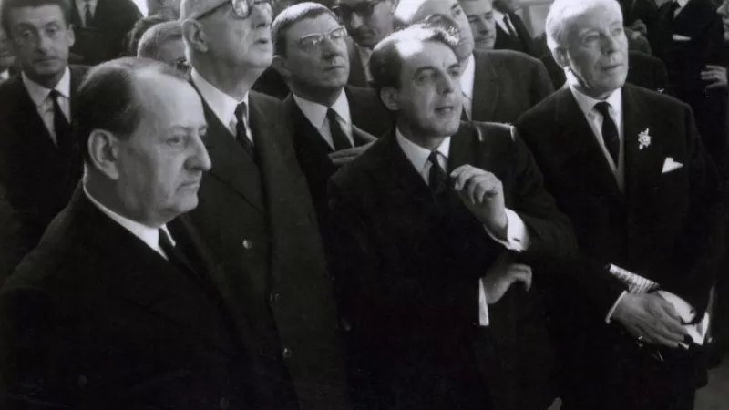 De gauche à droite au premier plan : André Malraux, le Général de Gaulle et Gabriel Monnet à la MCB en 1965 © Archives Départementales du Cher.