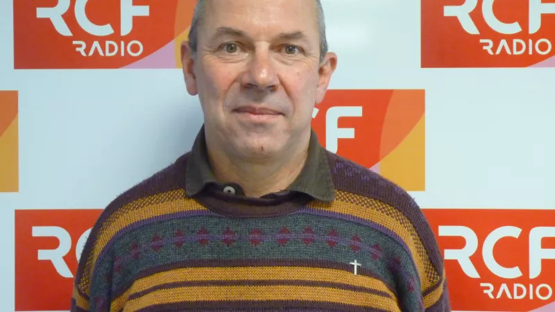 RCF Haute-Savoie - Le père Gilles Chassé, en décembre 2015 dans nos studios