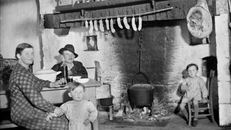 Wiki Commons - familles de paysans français dans les années 50
