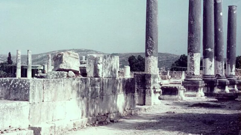 Wikimédia Commons - Ruines hellénistiques de la ville de Samarie - Sébaste