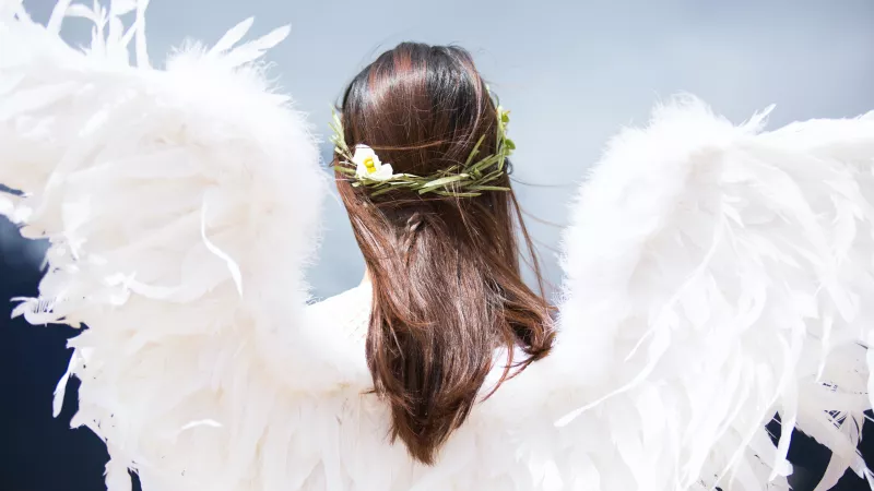 La première caractéristique des anges, ce sont leurs ailes, car ils relient la Terre et le Ciel ©Unsplash