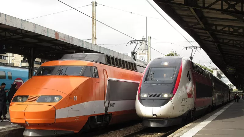 Deux TGV gare de Lyon à Paris - Wikipedia